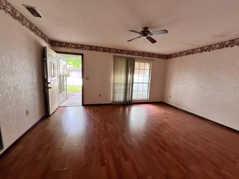 2220 CRYSTAL GROVE LN