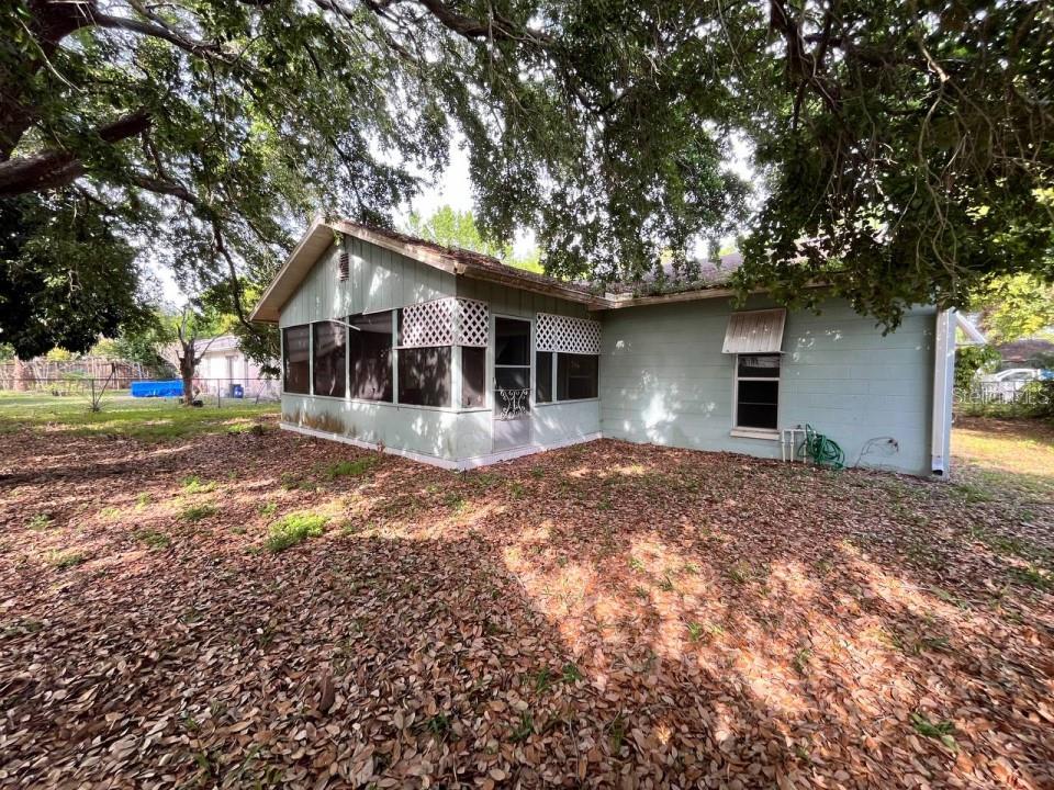 2220 CRYSTAL GROVE LN