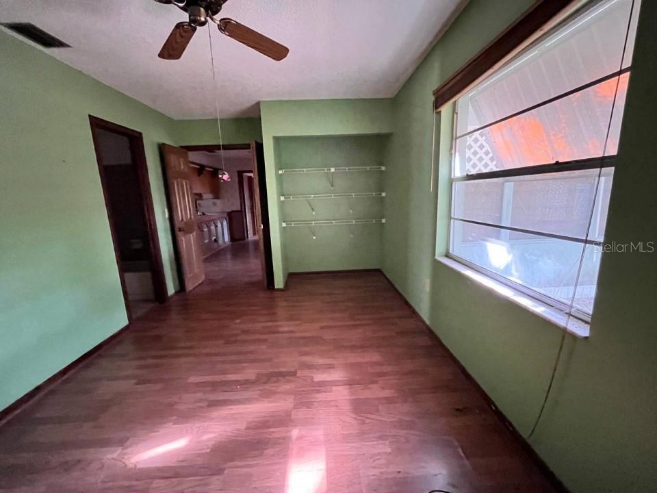 2220 CRYSTAL GROVE LN