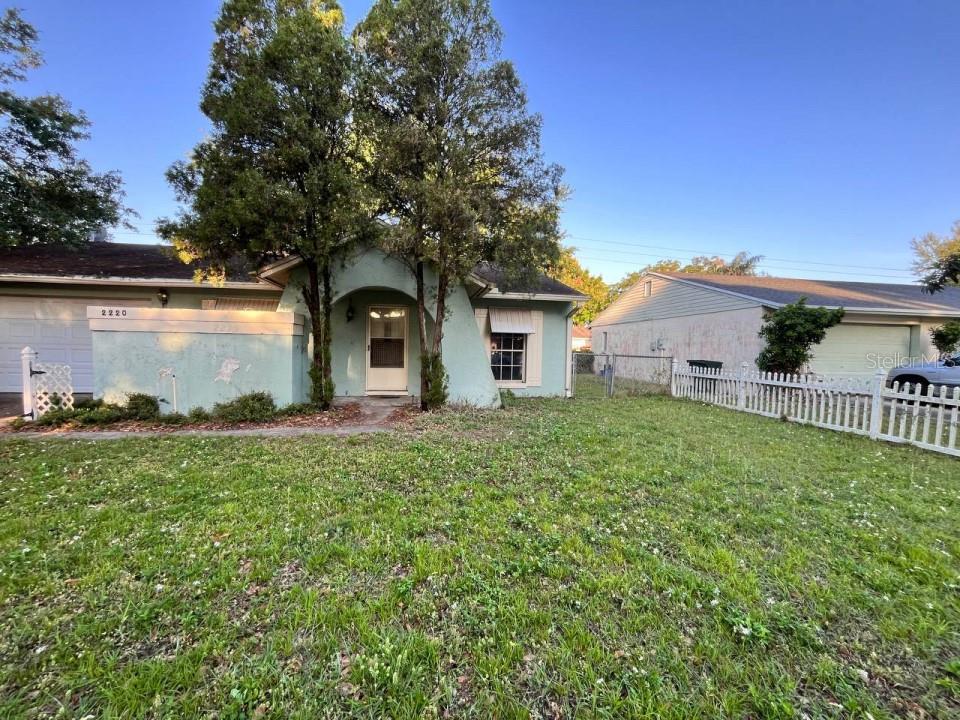 2220 CRYSTAL GROVE LN