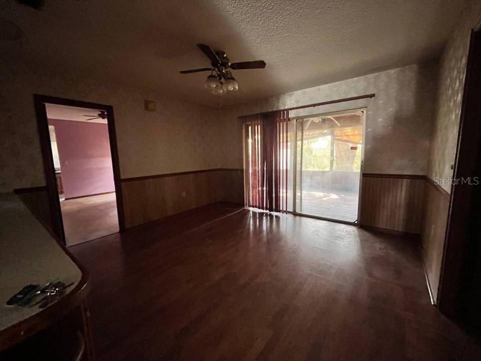 2220 CRYSTAL GROVE LN