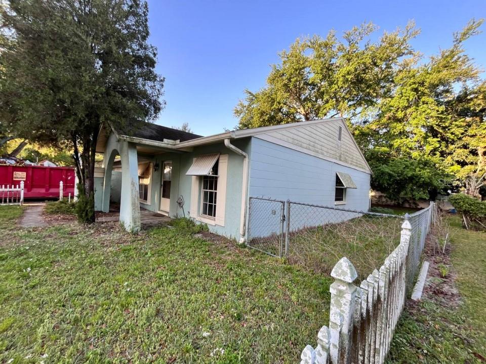 2220 CRYSTAL GROVE LN