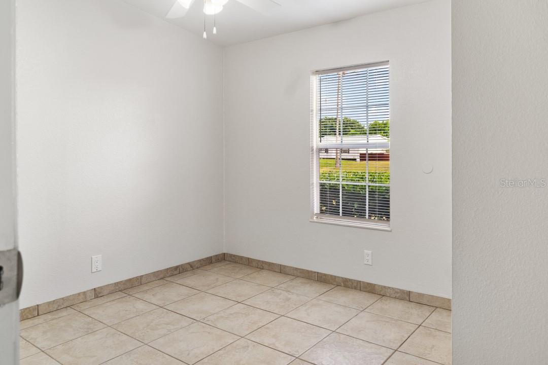 1136 DARA CAY DR