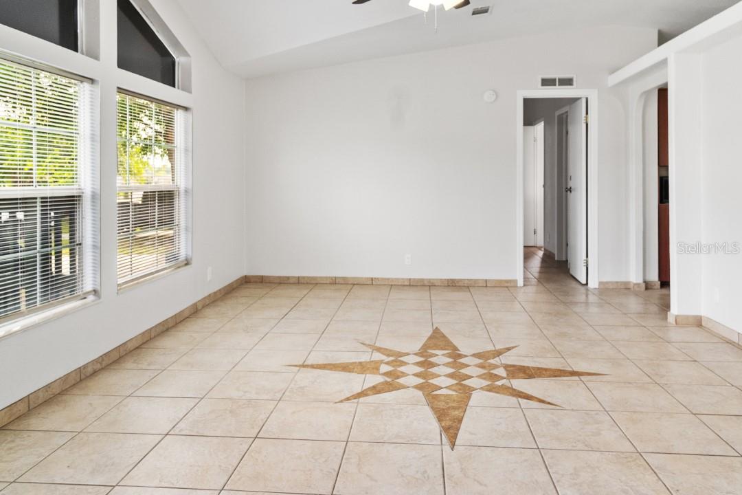 1136 DARA CAY DR