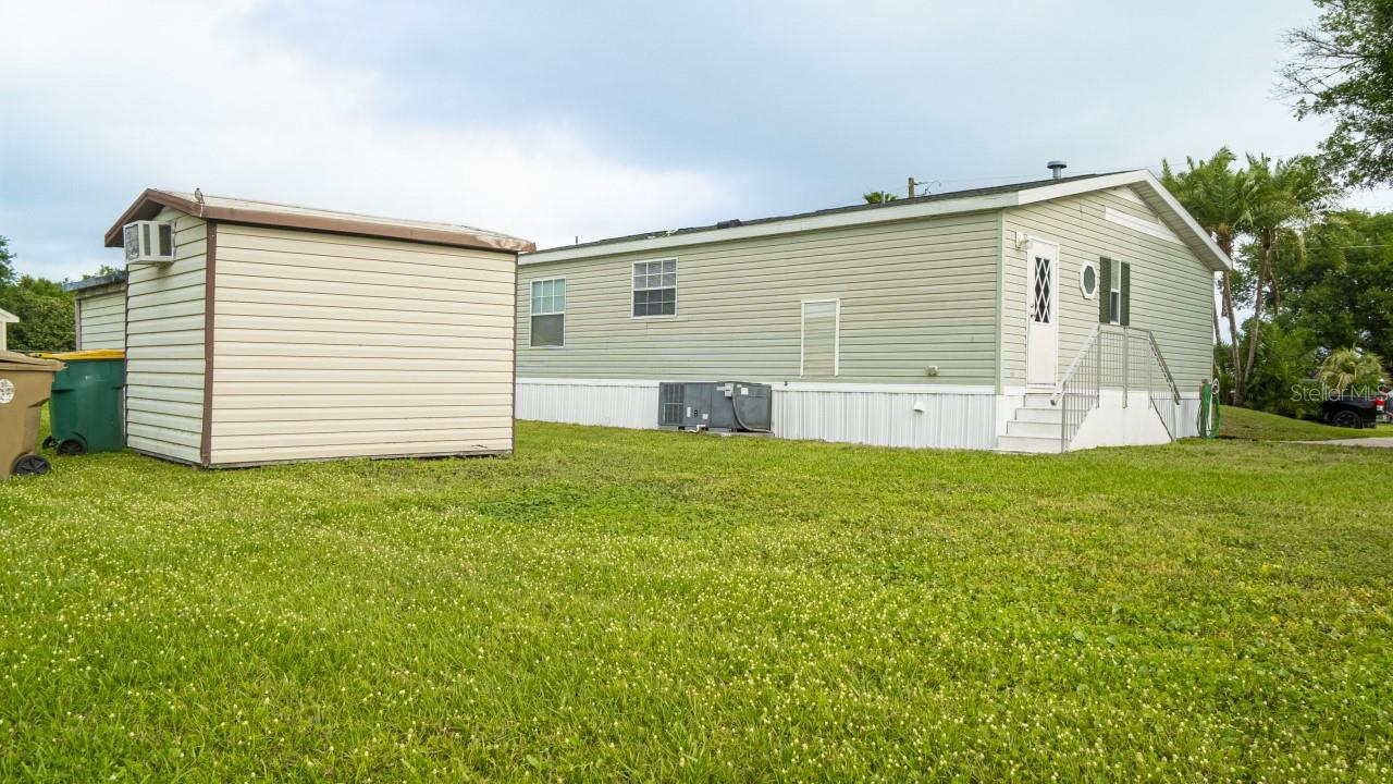 1136 DARA CAY DR