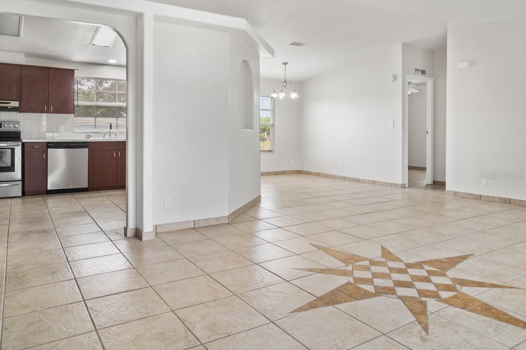 1136 DARA CAY DR