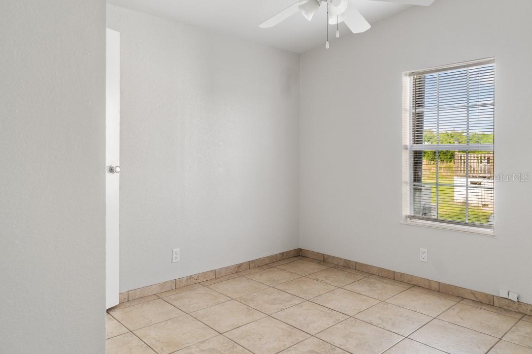 1136 DARA CAY DR