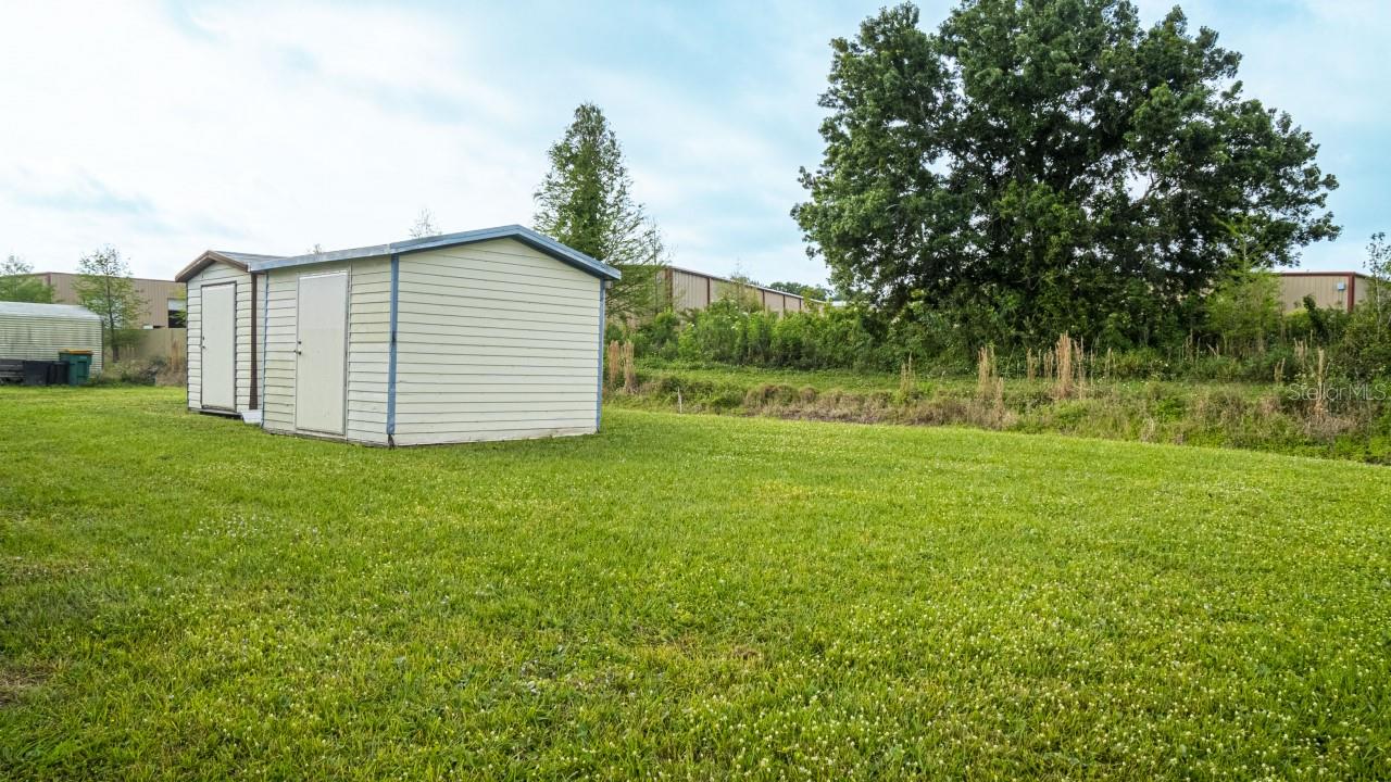 1136 DARA CAY DR