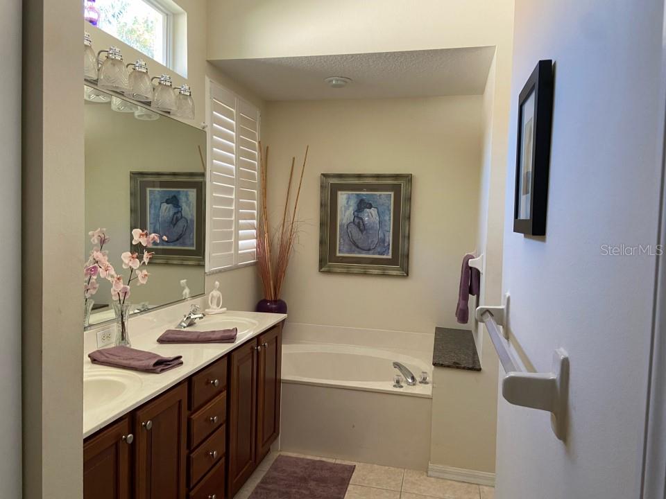 4377 REFLECTIONS PKWY