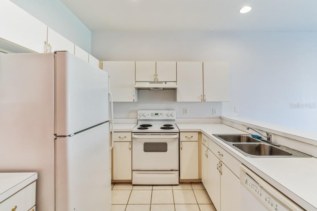 12707 KINGS CROSSING DR