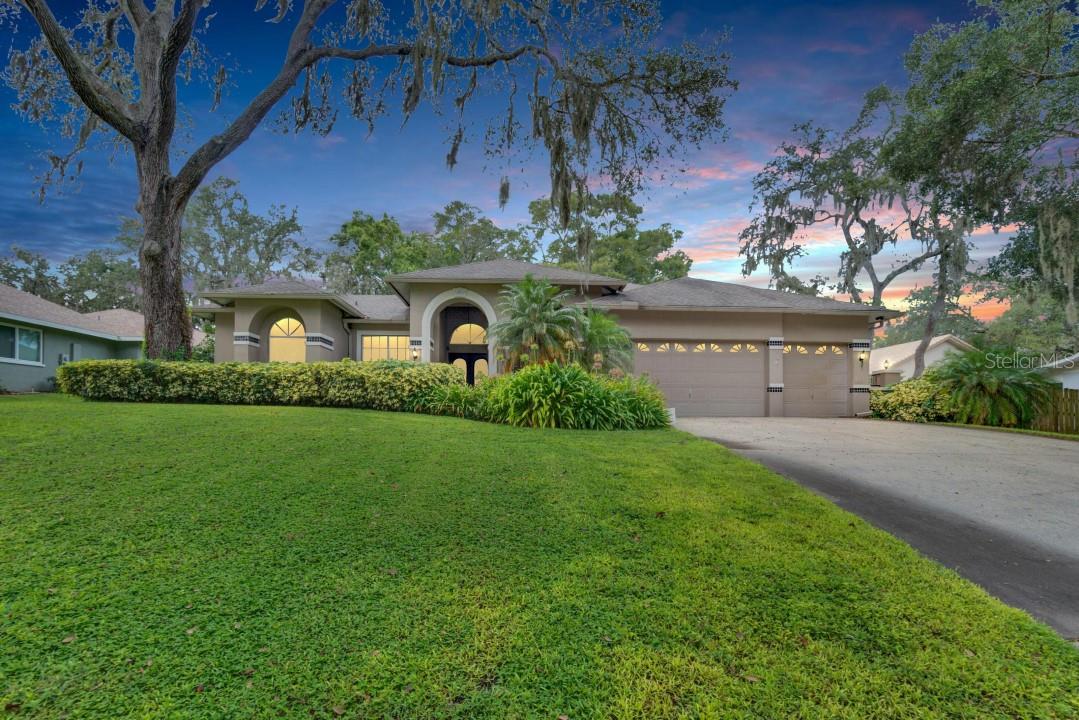 7240 RIVER FOREST LN
