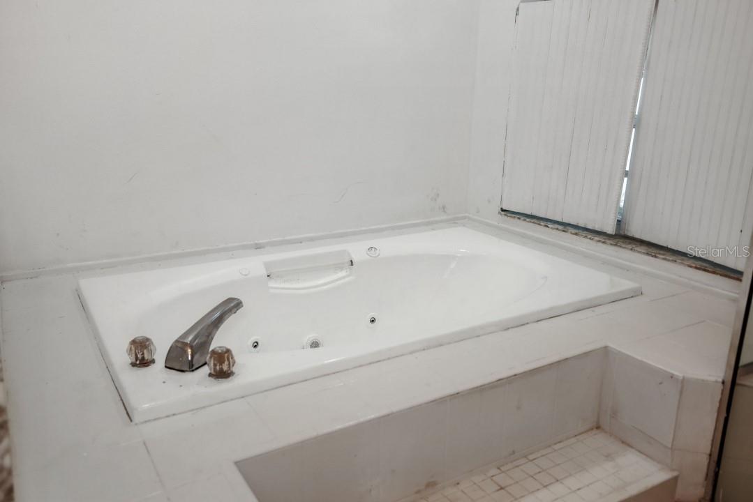13847 OAK FOREST BLVD S #S