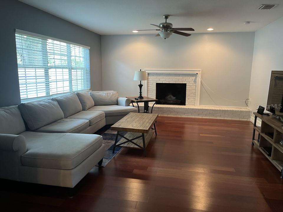 509 ROLLINGVIEW DR
