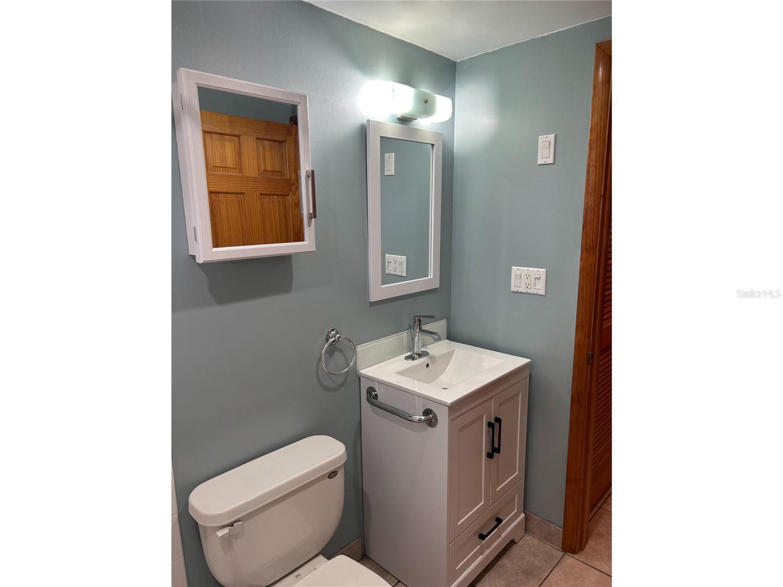 1620 LAKEVIEW PL