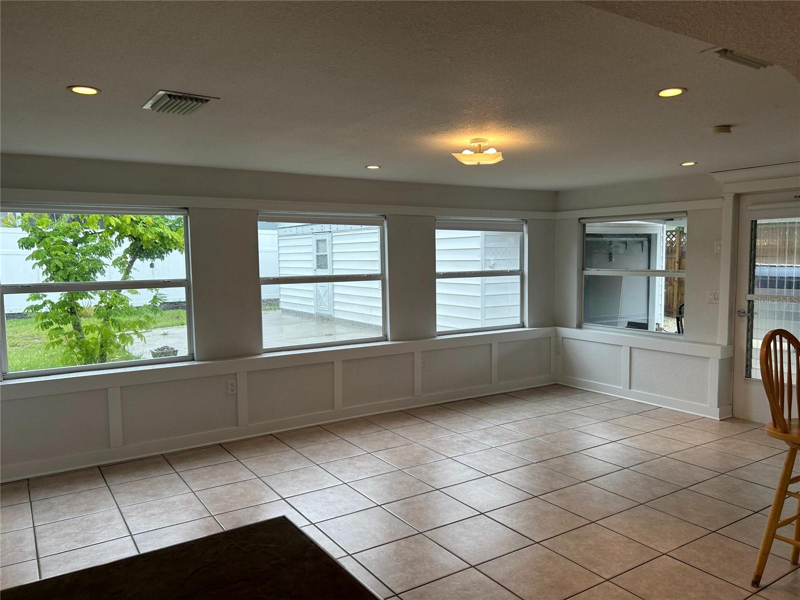 1620 LAKEVIEW PL