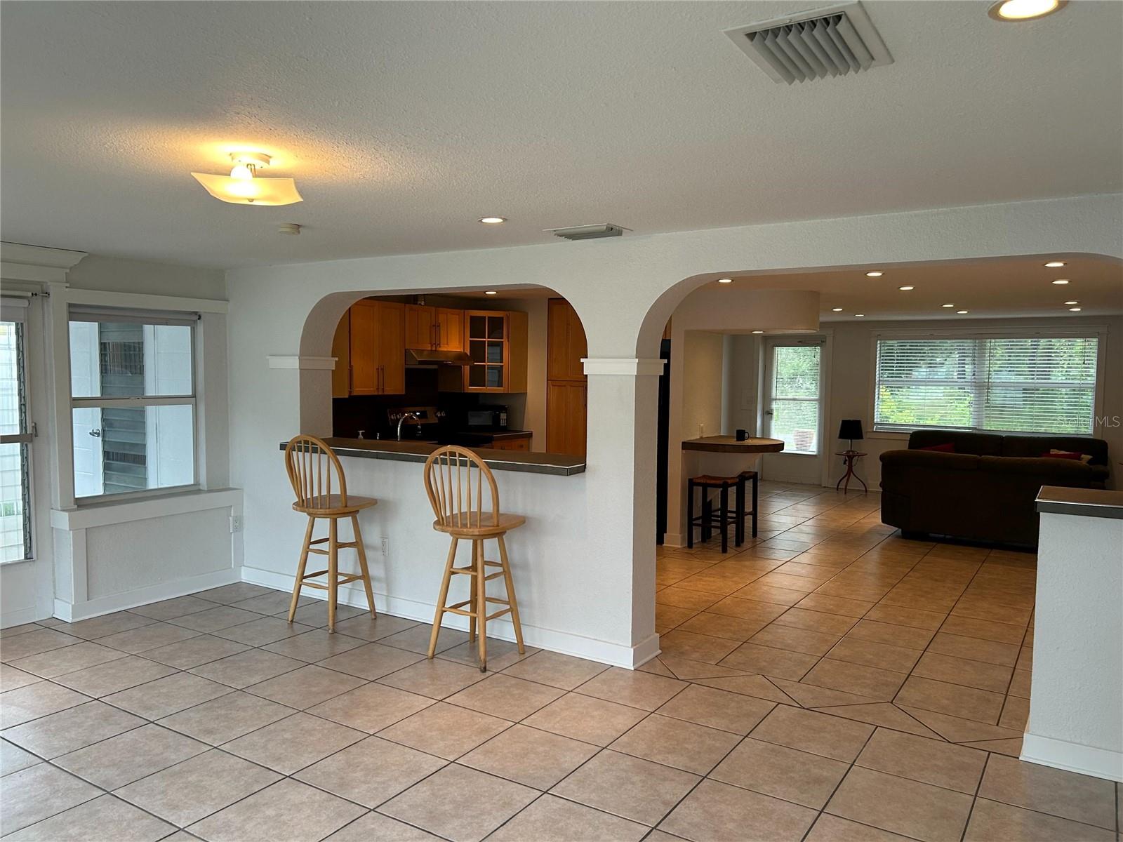 1620 LAKEVIEW PL