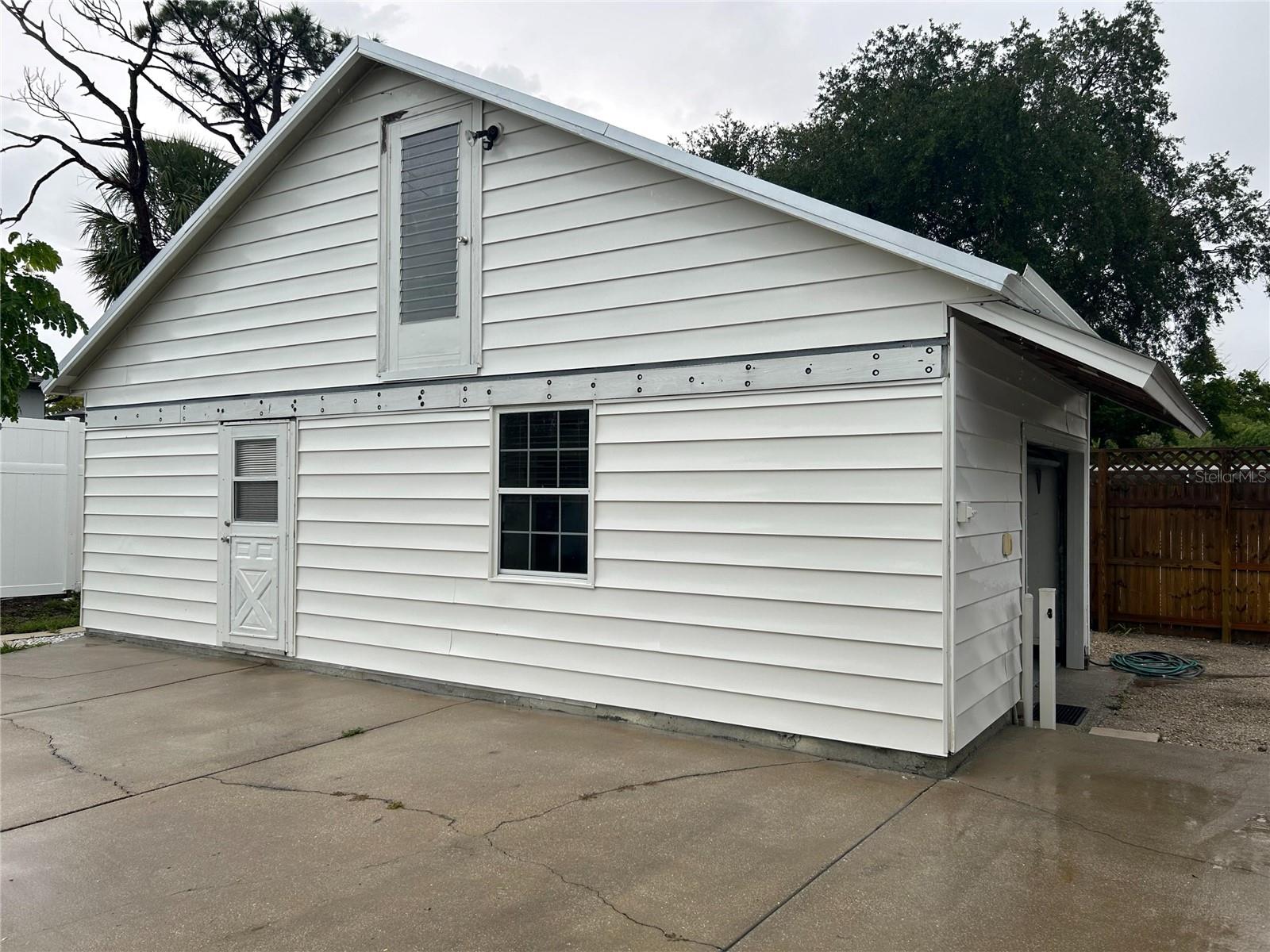 1620 LAKEVIEW PL