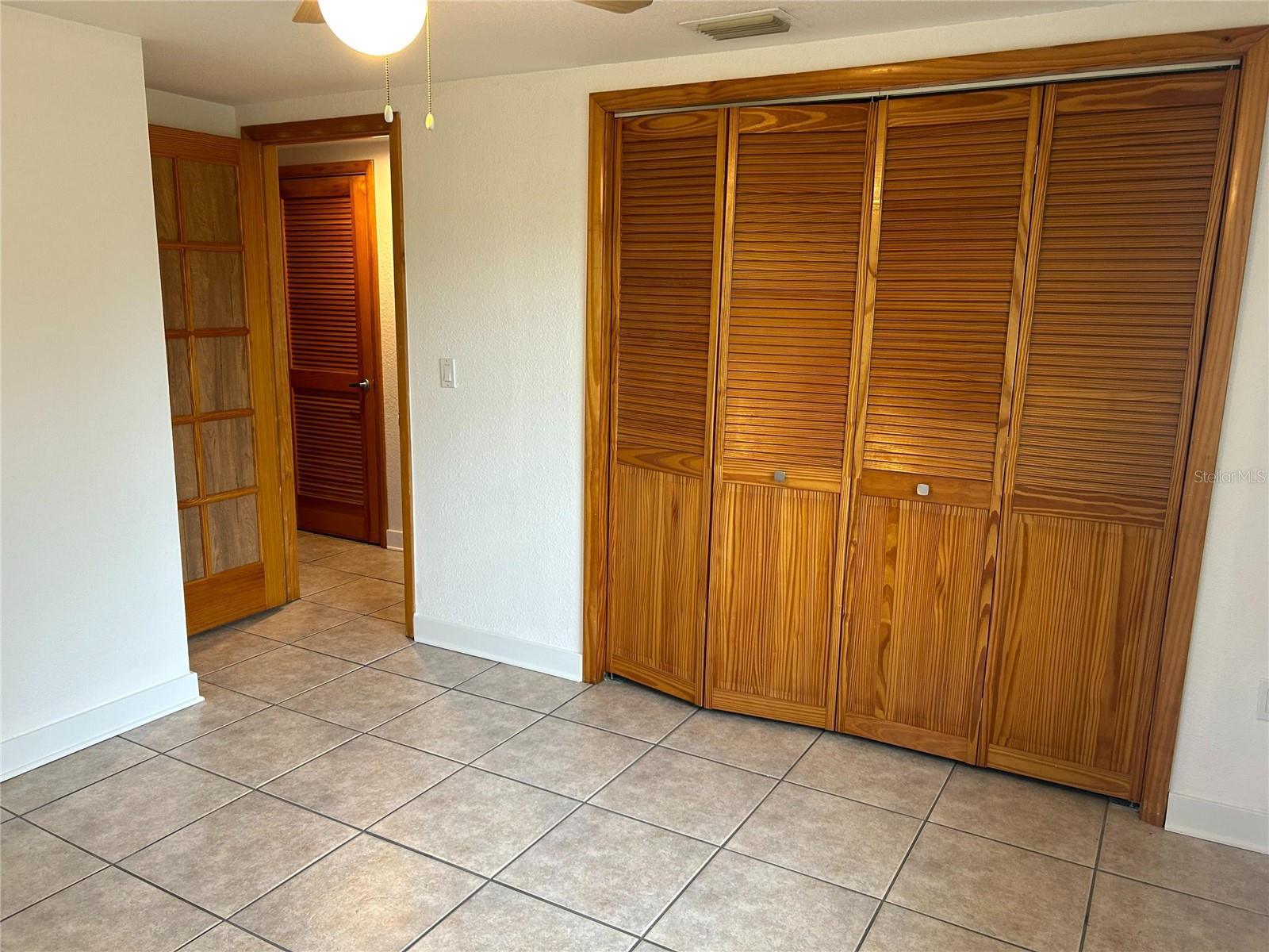 1620 LAKEVIEW PL