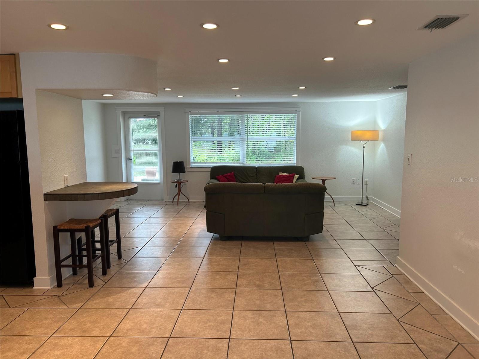 1620 LAKEVIEW PL