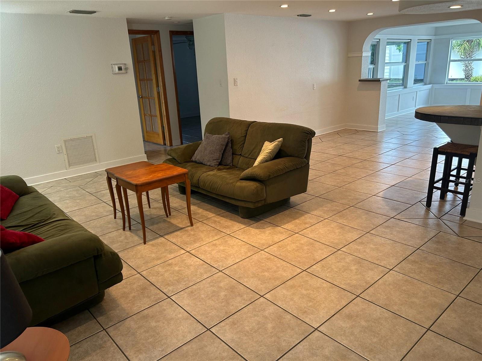 1620 LAKEVIEW PL