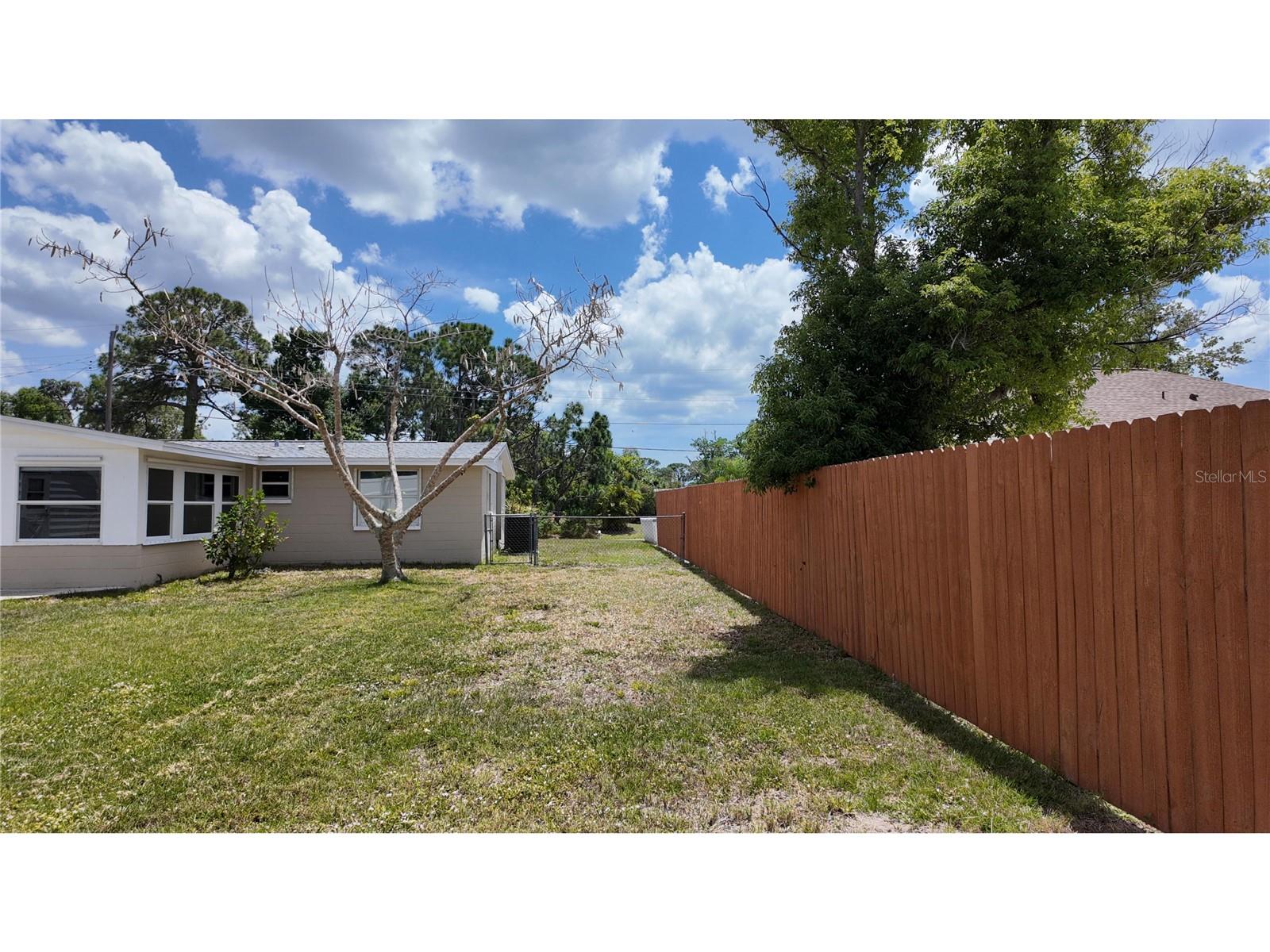 1620 LAKEVIEW PL
