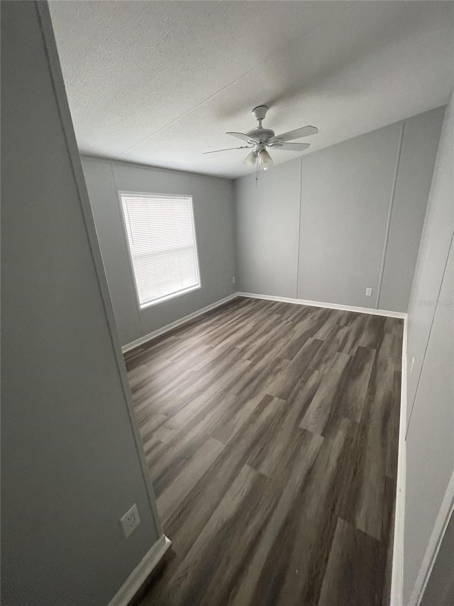 1145 DARA CAY DR
