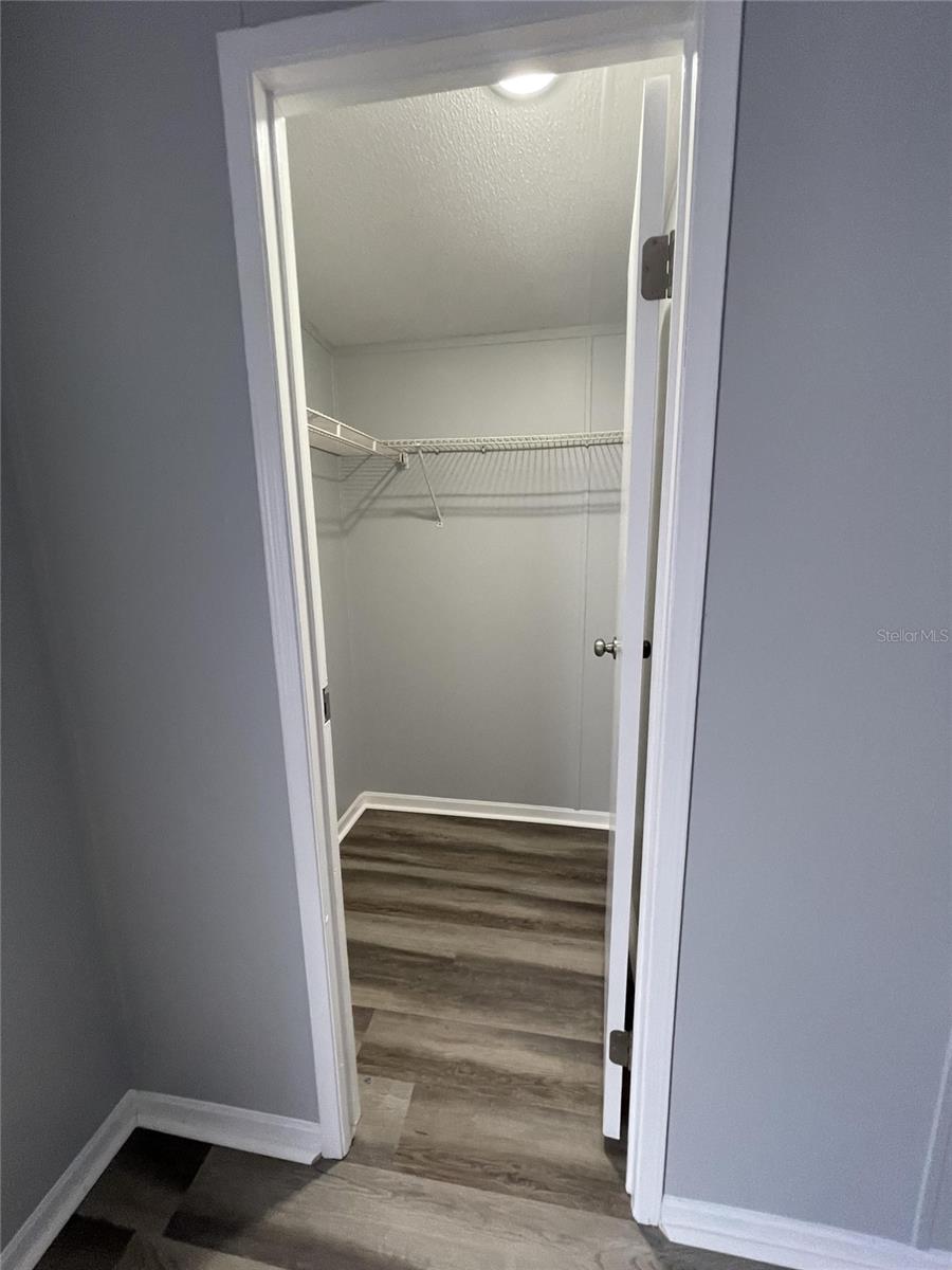 1145 DARA CAY DR