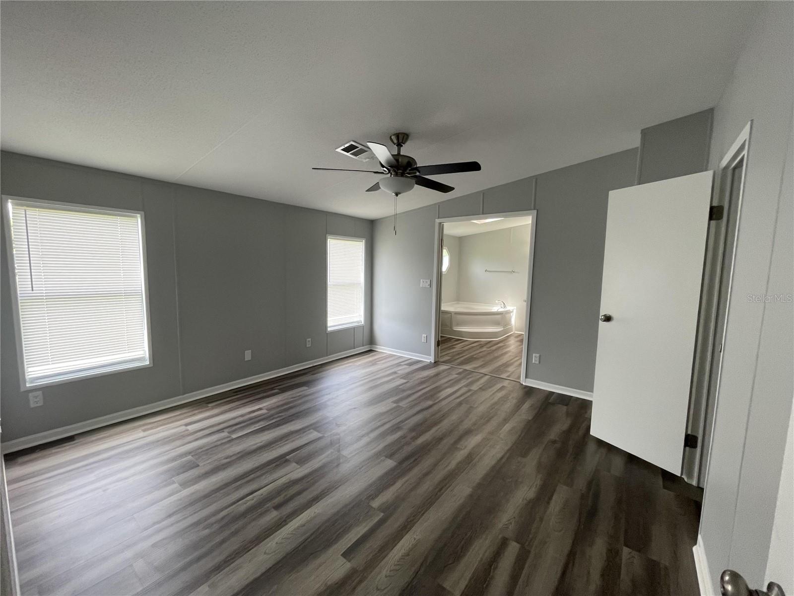 1145 DARA CAY DR