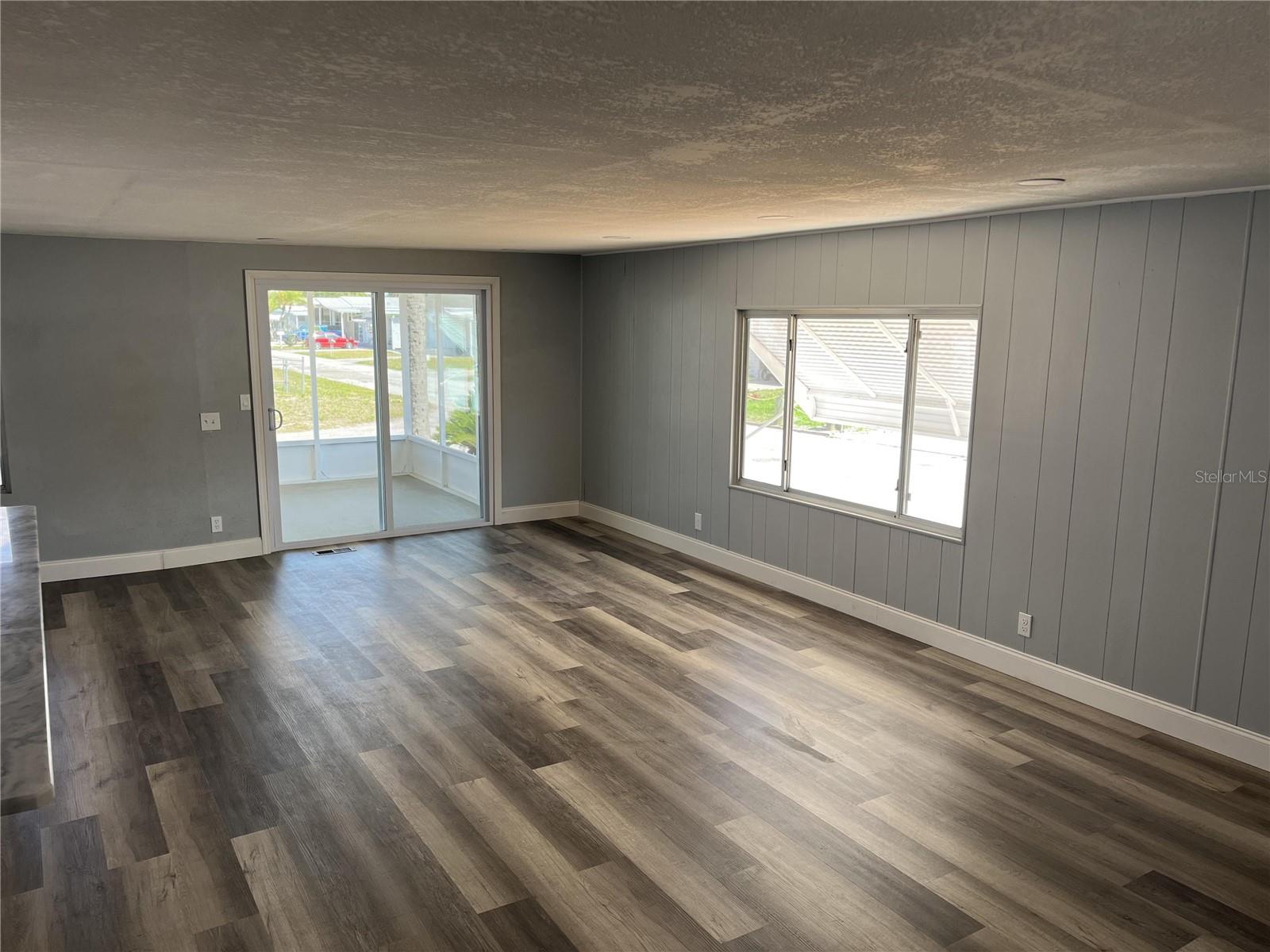 2327 LEMUR DR