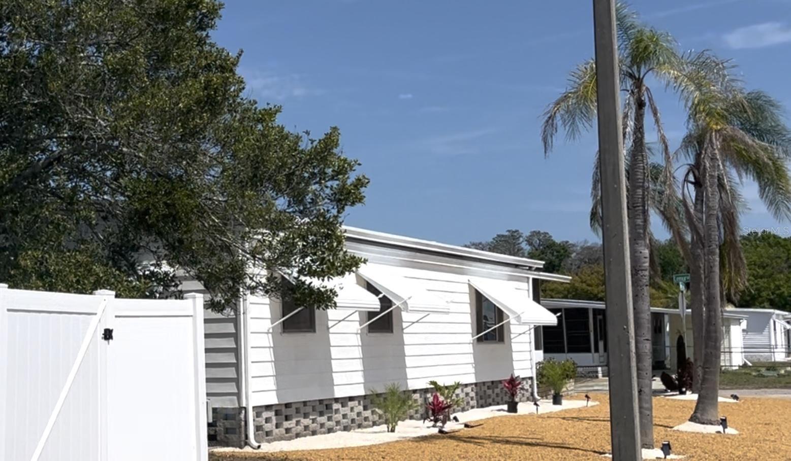 2327 LEMUR DR