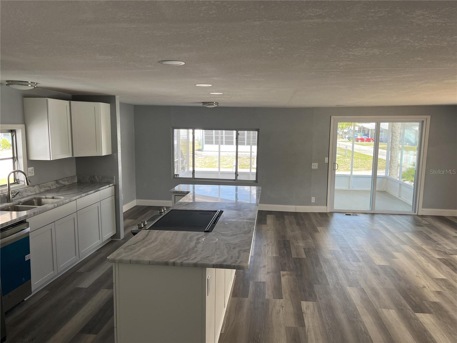 2327 LEMUR DR