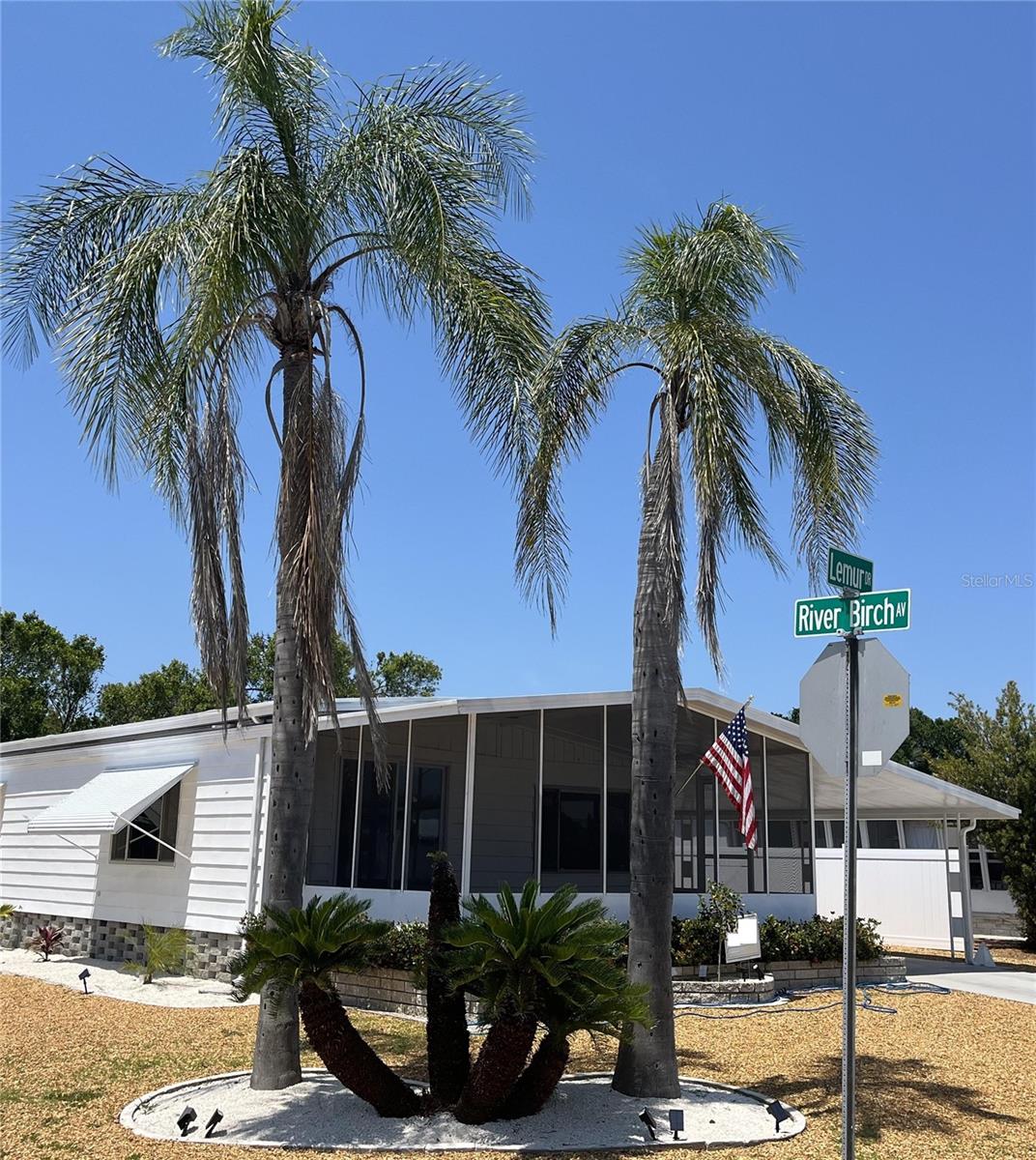 2327 LEMUR DR