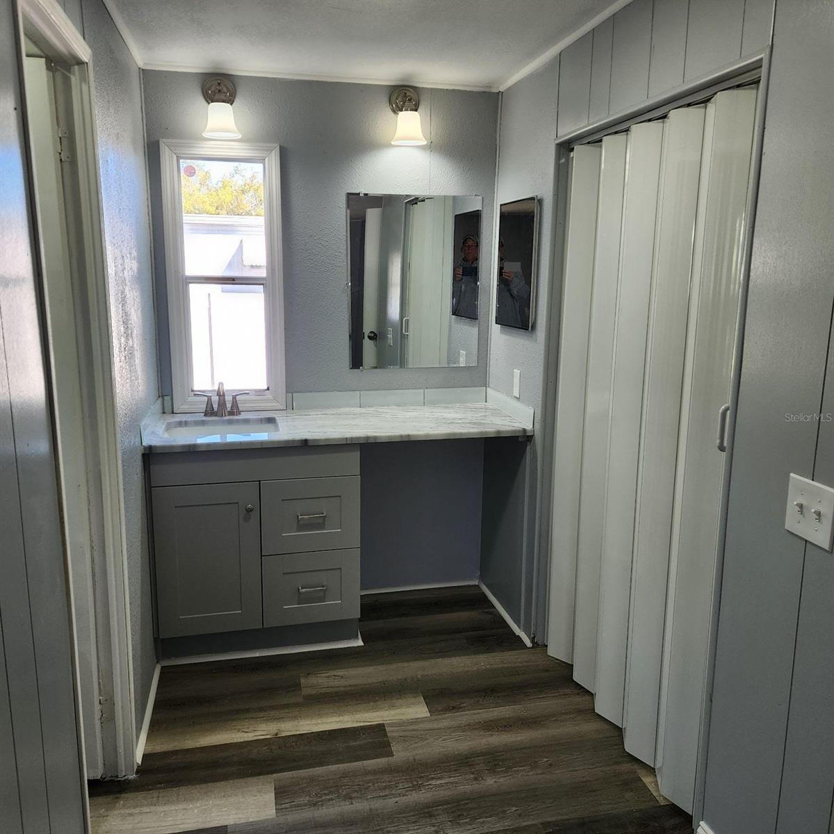 2327 LEMUR DR