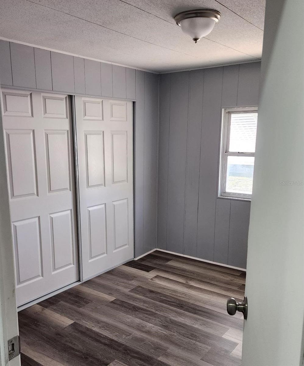 2327 LEMUR DR