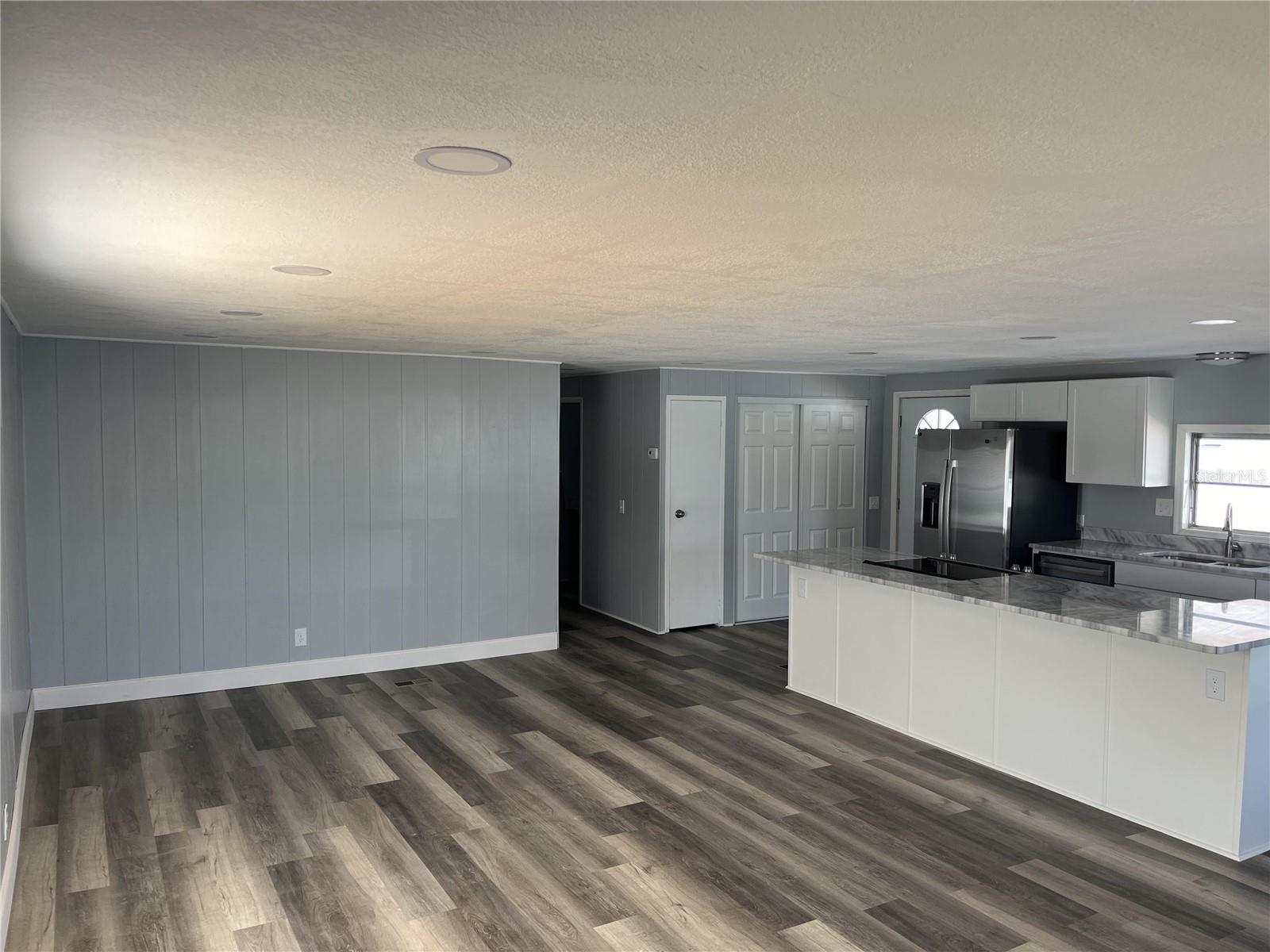 2327 LEMUR DR