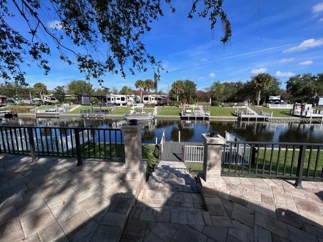 436 WATERWAY DR