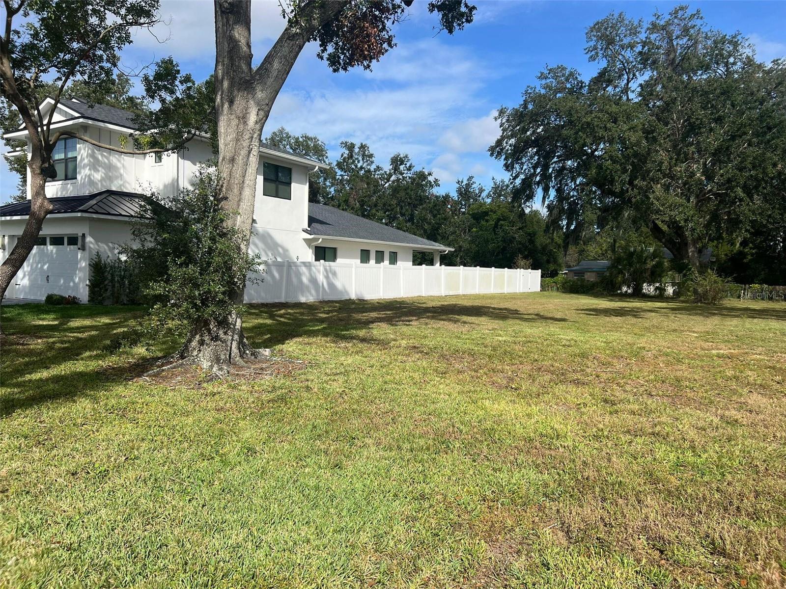 1007 VENETIAN AVE