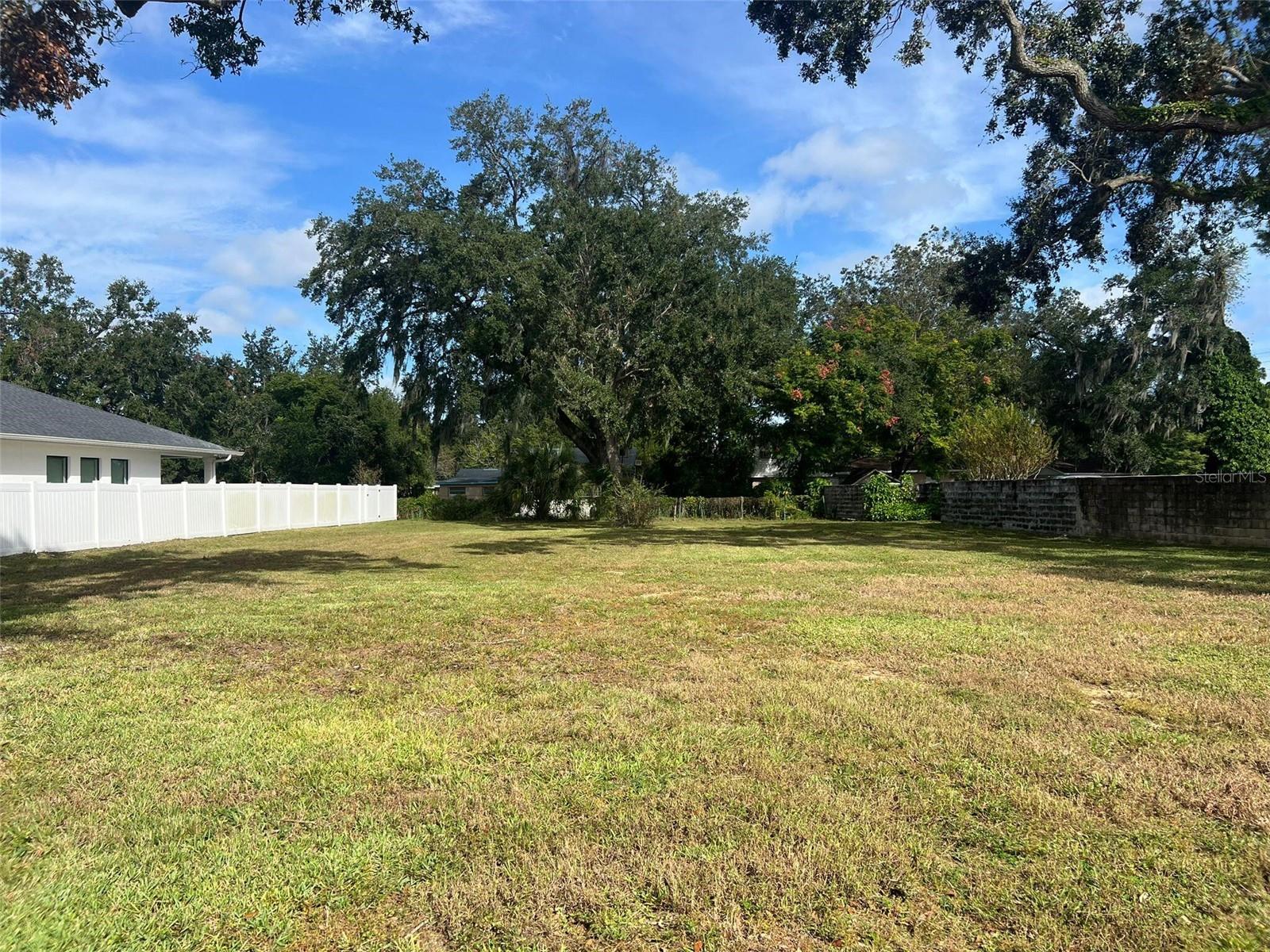 1007 VENETIAN AVE