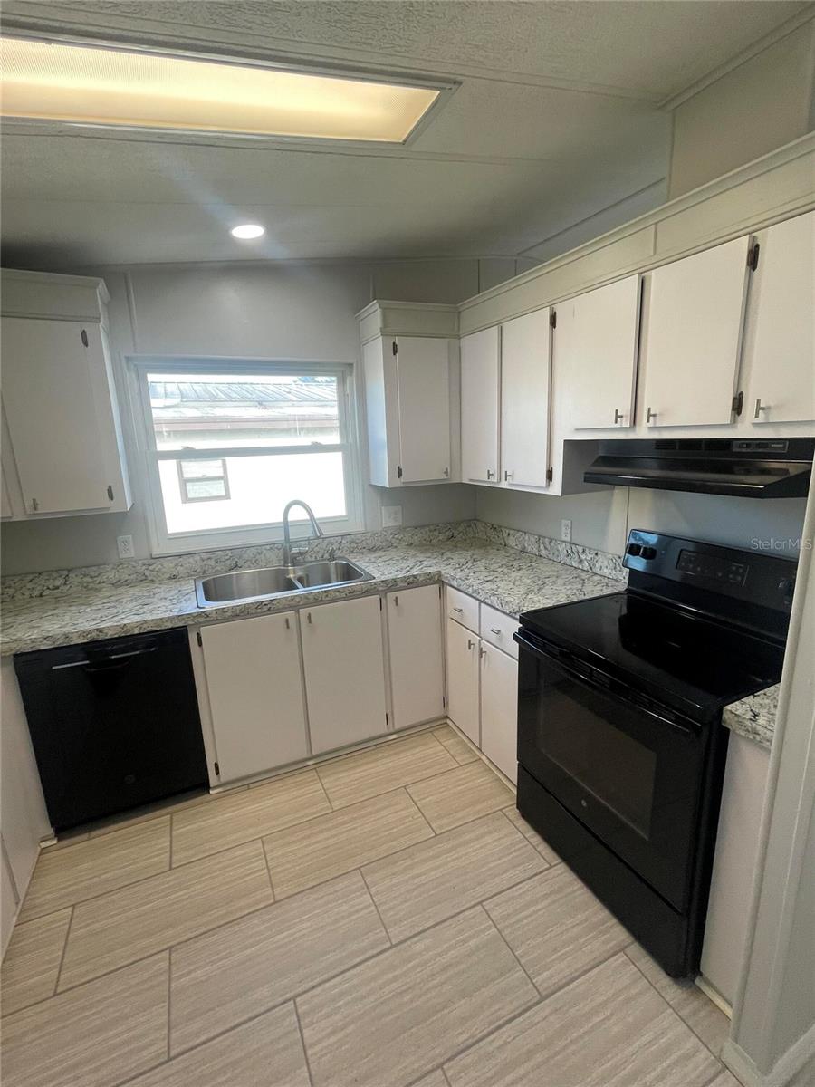 3145 HIDDEN LAKE DR