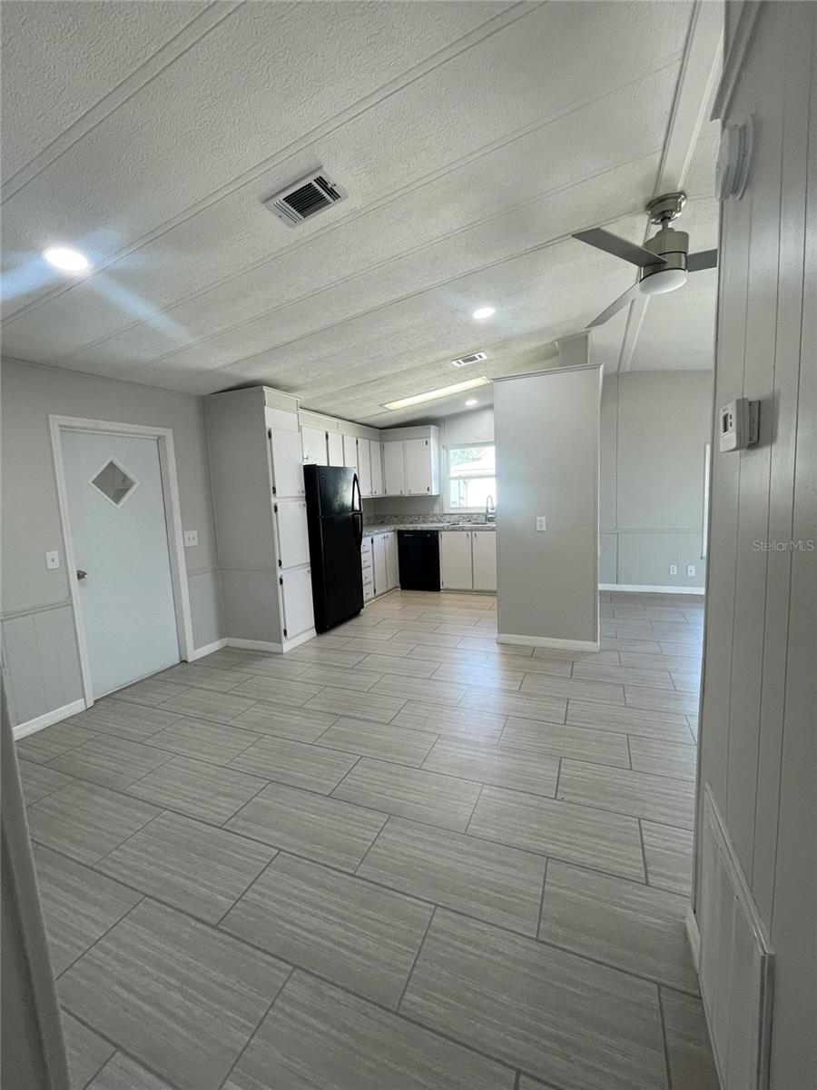 3145 HIDDEN LAKE DR