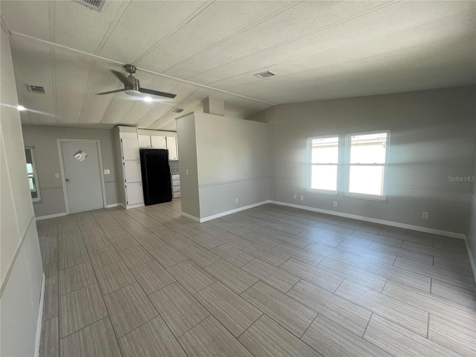 3145 HIDDEN LAKE DR