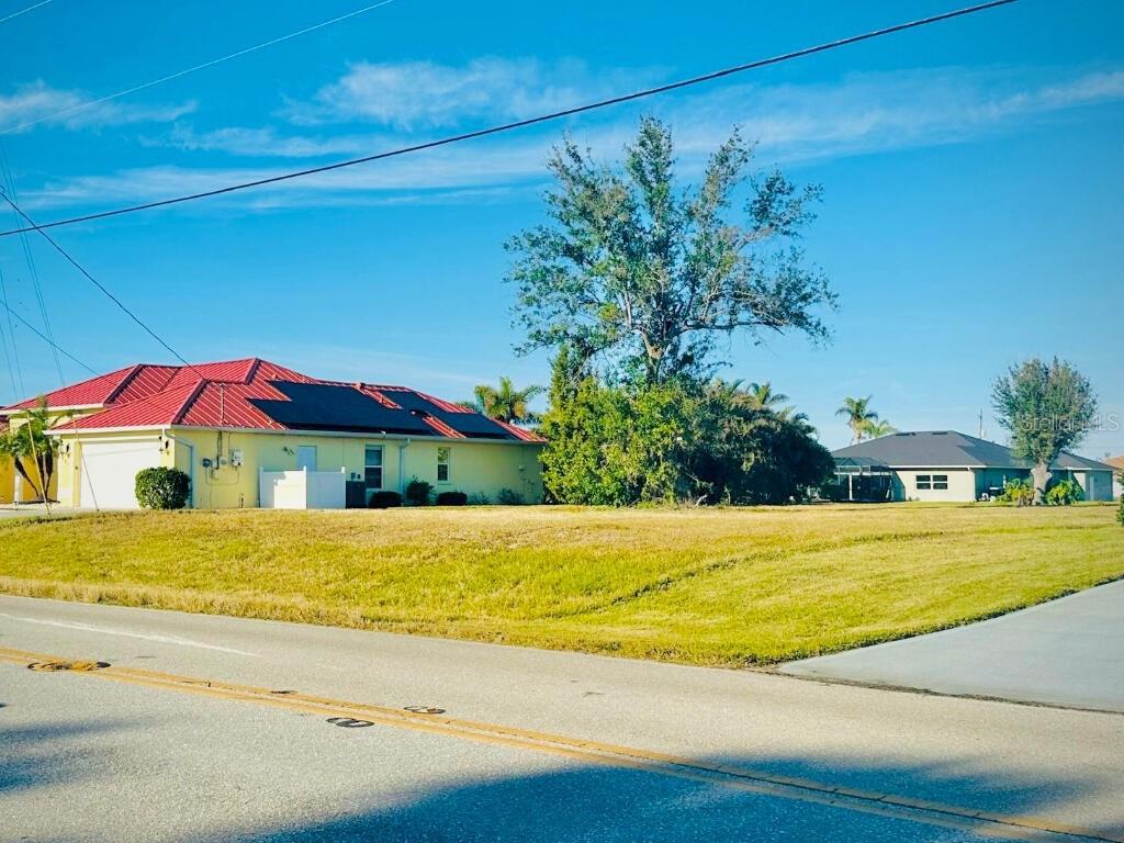 683 ROTONDA CIR