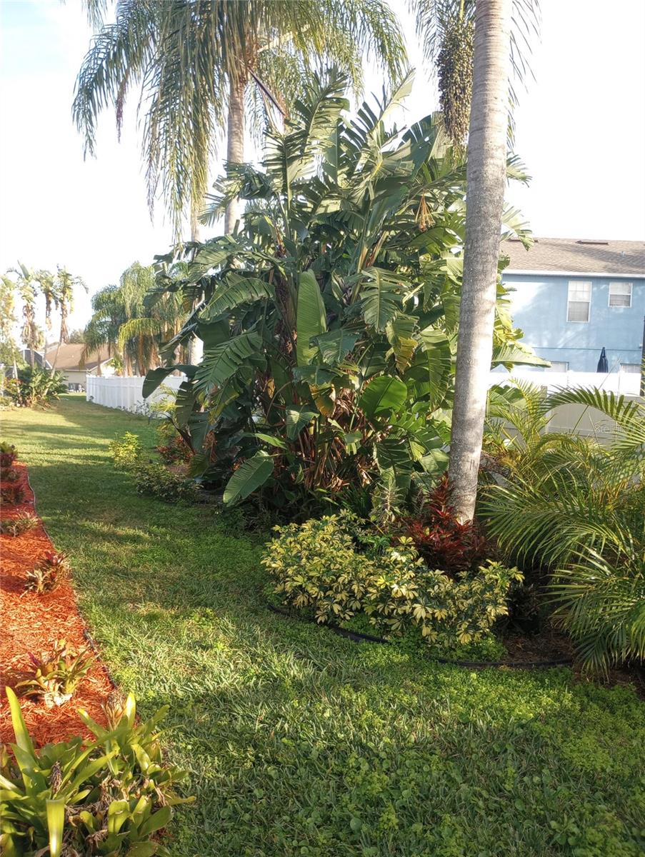 7947 GOLDEN POND CIR