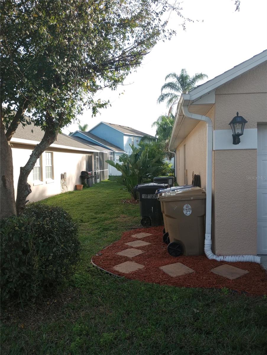 7947 GOLDEN POND CIR