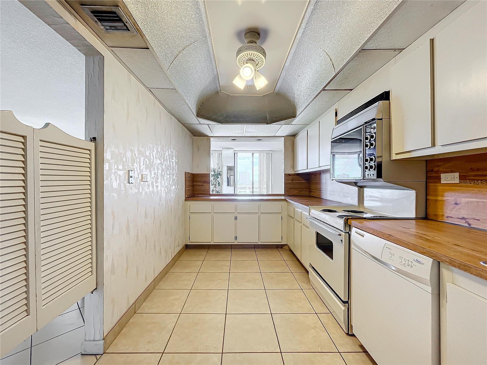 20225 NE 34TH CT #817