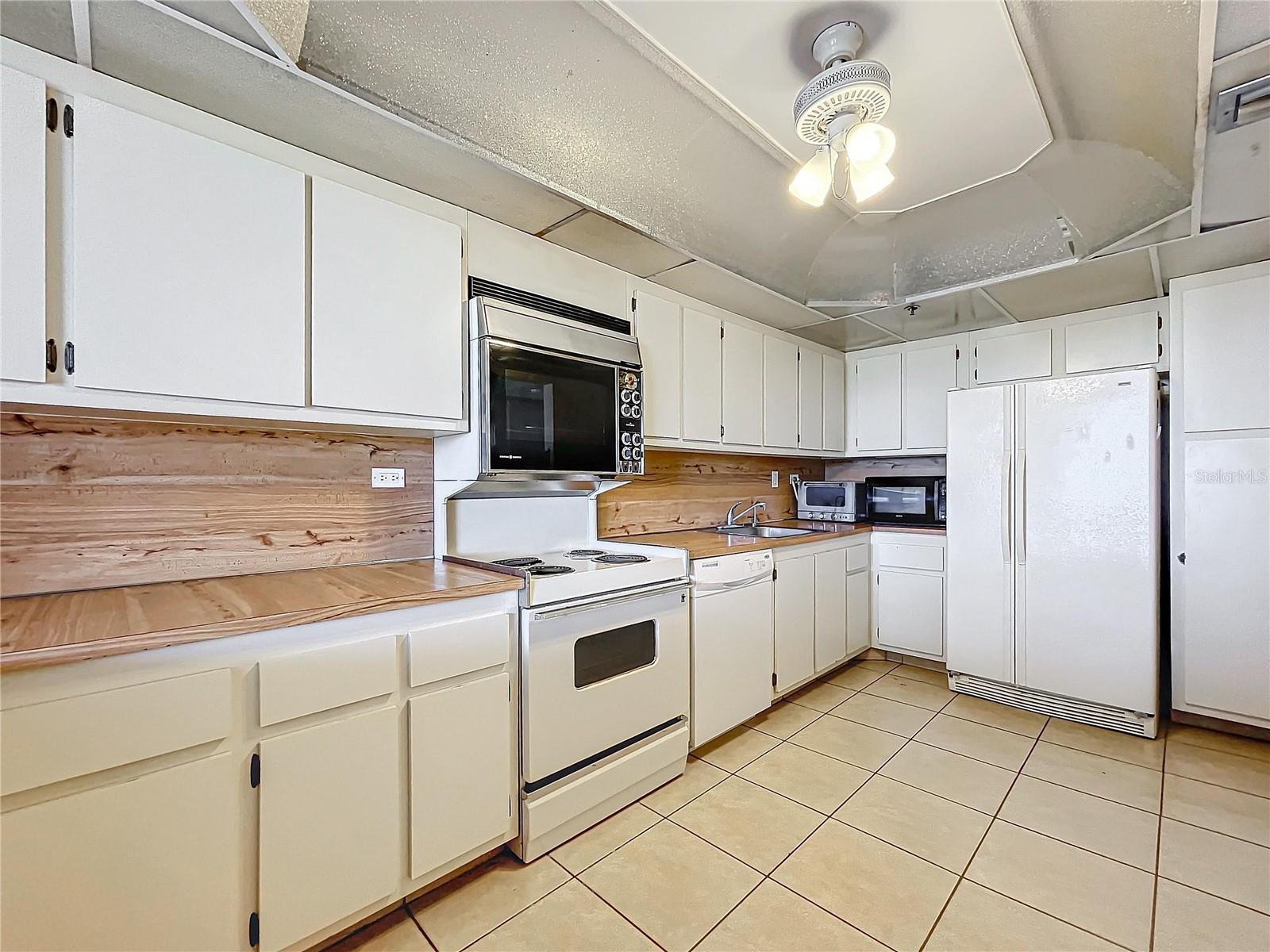 20225 NE 34TH CT #817