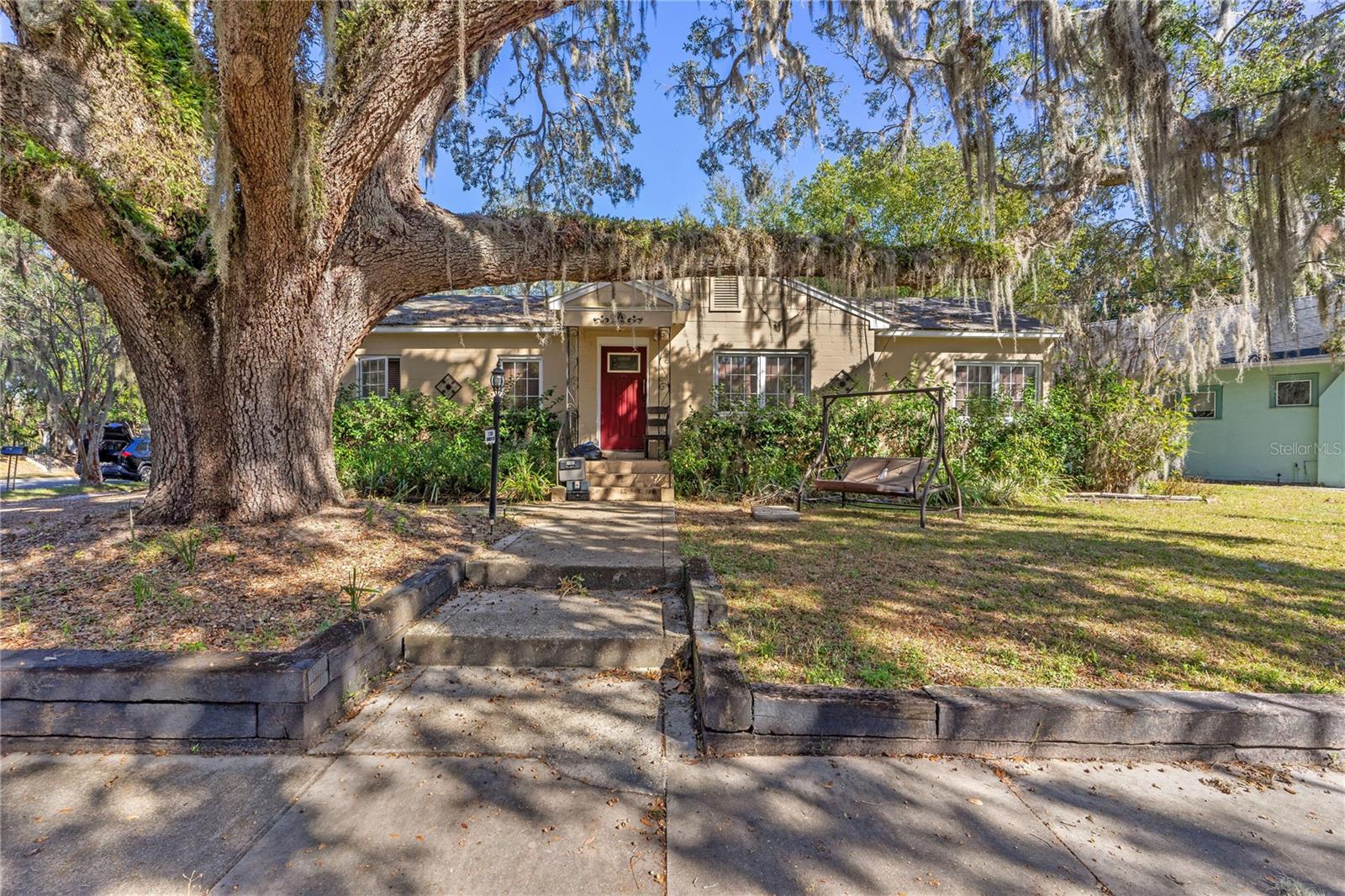 1200 SUNSHINE AVE