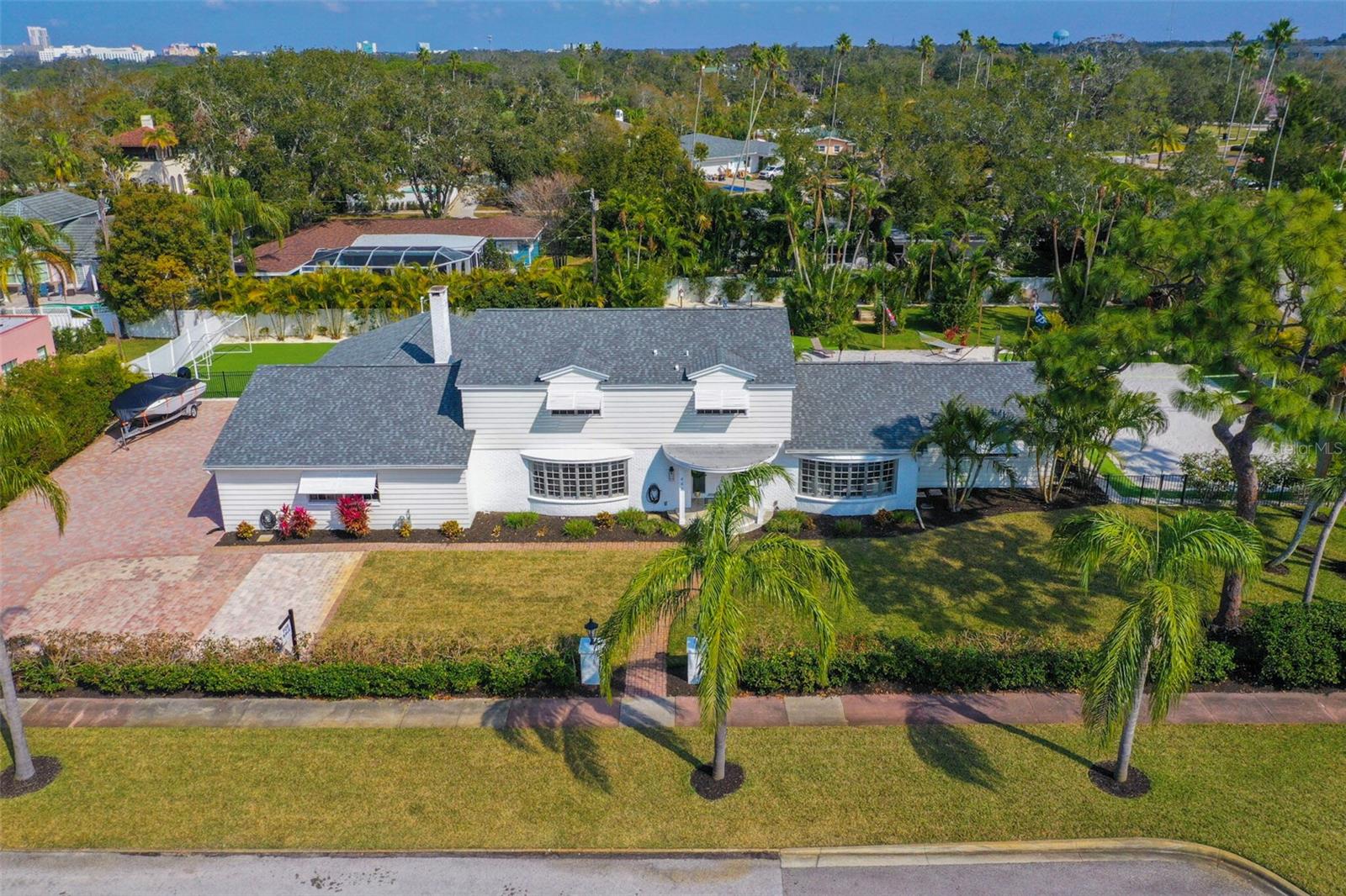 446 COUNTRY CLUB RD