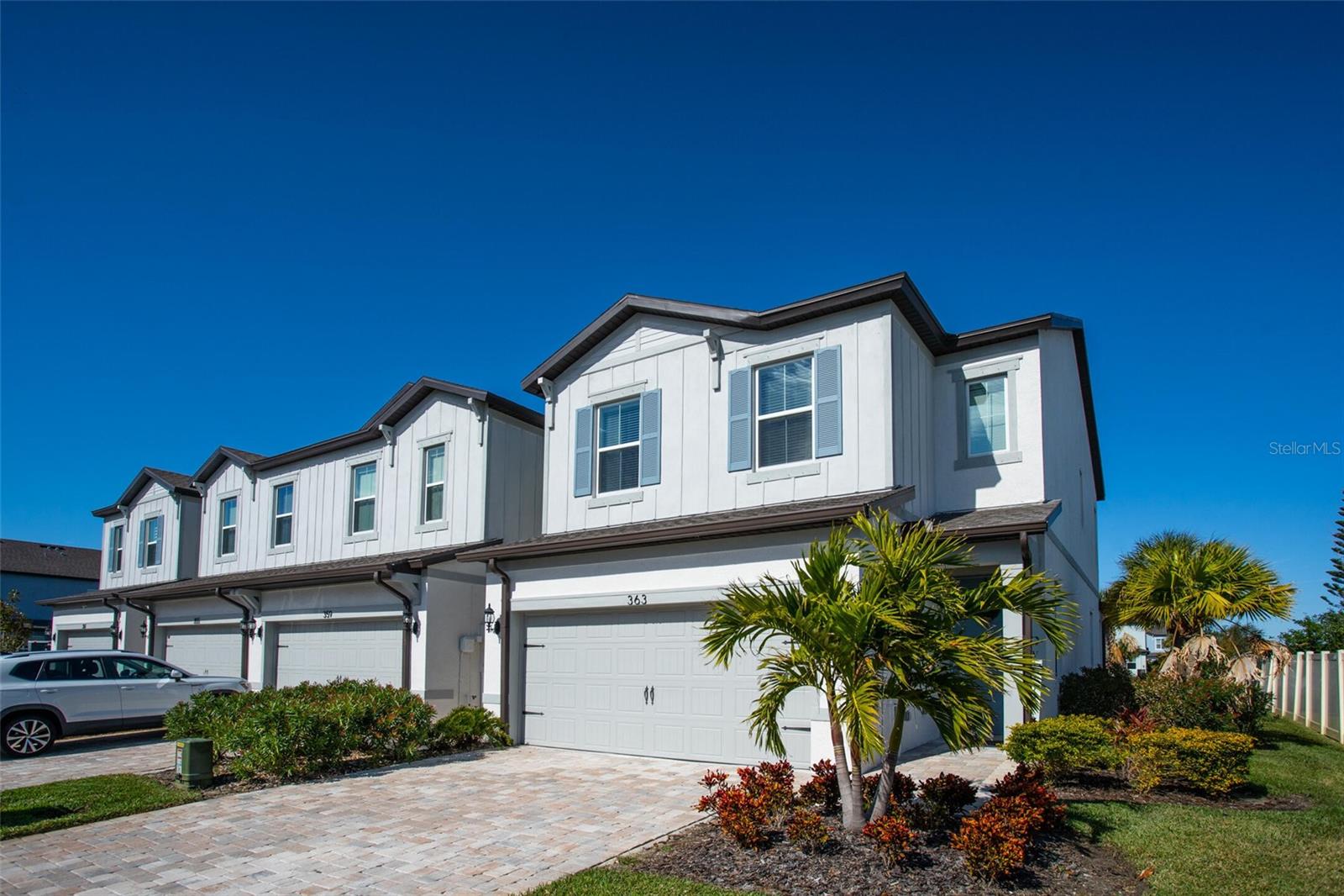 363 SURFSIDE AVE NE