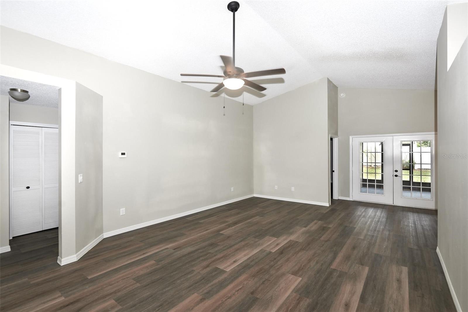 1610 SPINNING WHEEL DR